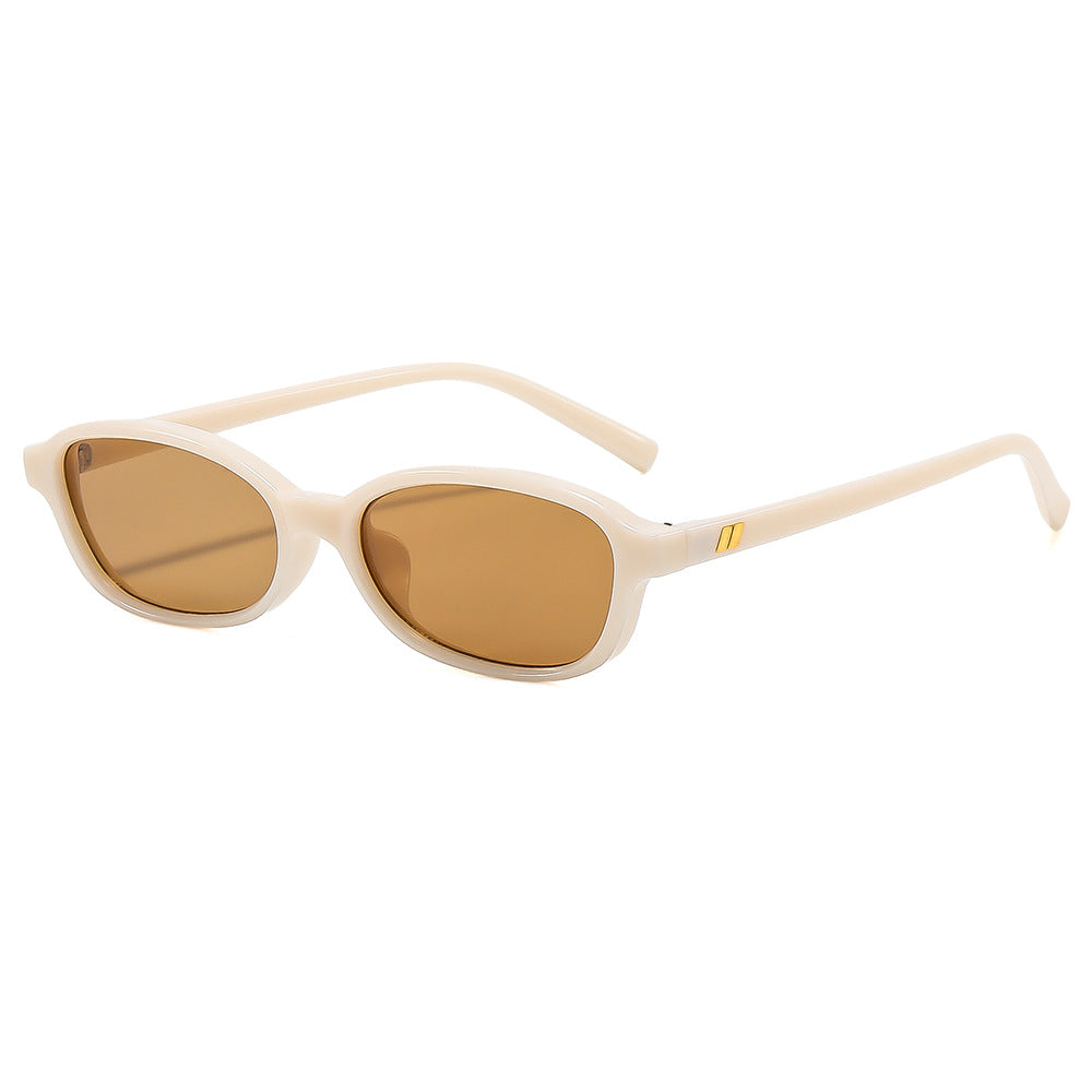 Dame fashionable solbriller i stilren oval design med UV-beskyttelse Skanto