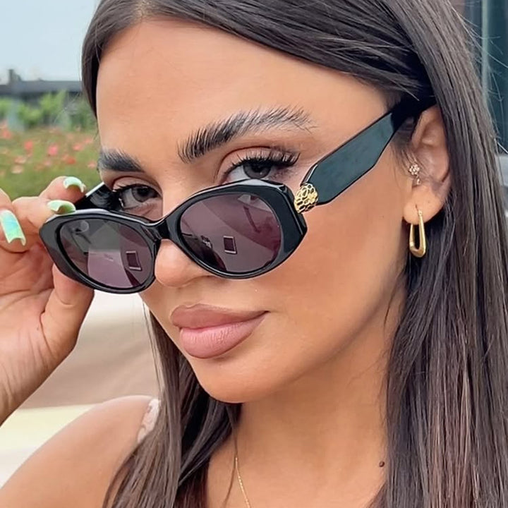 Dame elegant solbrille med stilige konturer Skanto