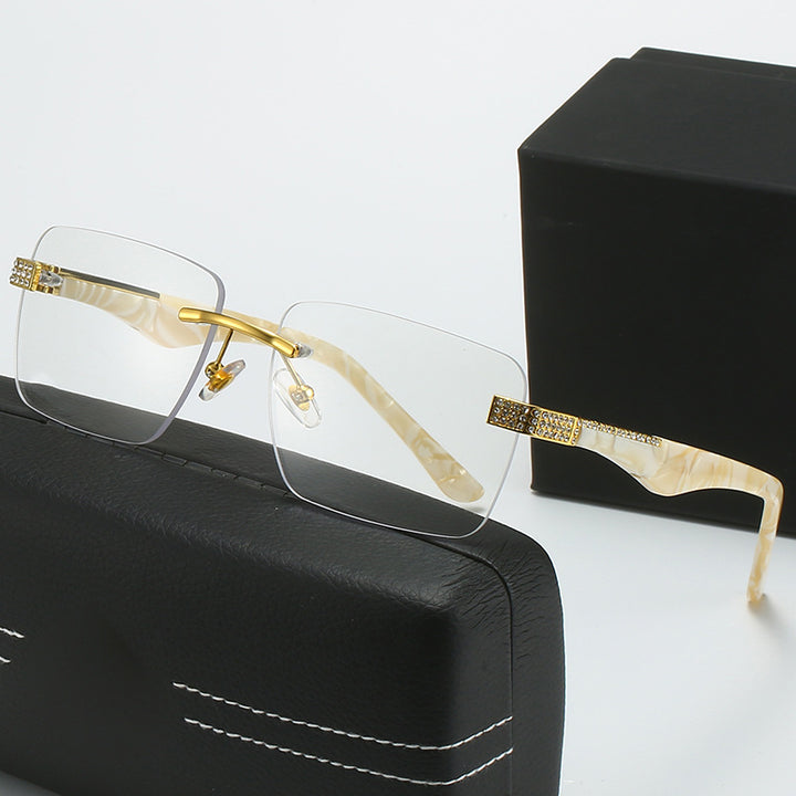 Dame fashion solbriller i elegant kvadratisk design Skanto