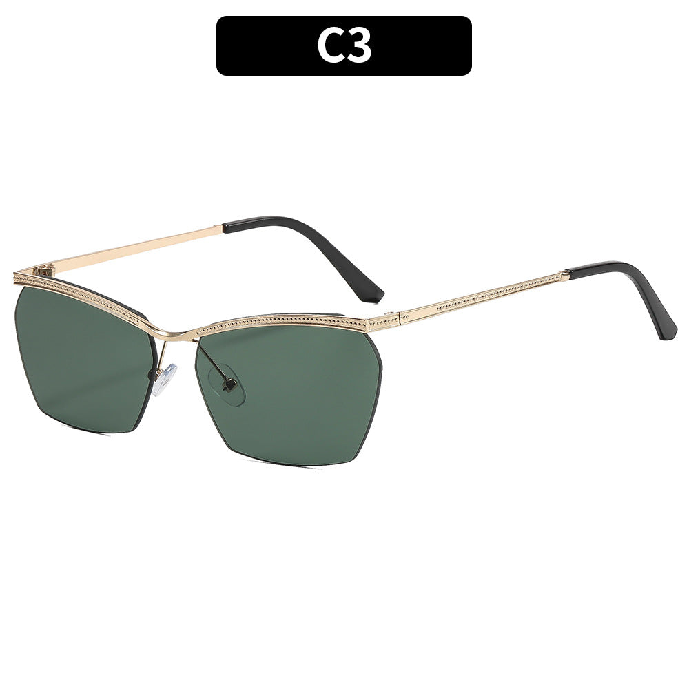 Dame moterik solbrille med filigran ramme og myk fargegradient Skanto