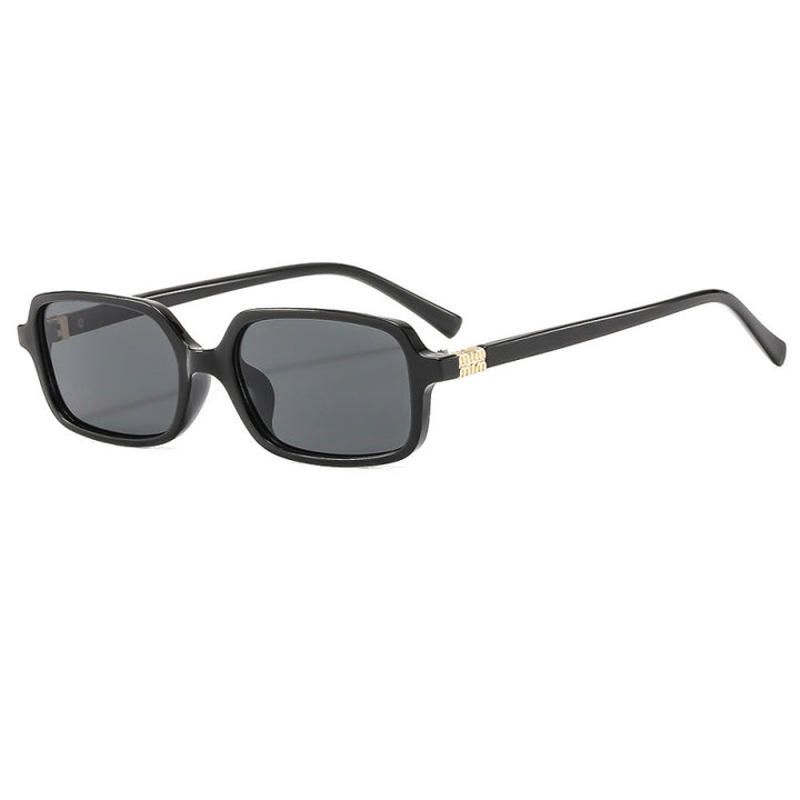 Dame moteriktig lesebrille i moderne kvadratisk design Skanto