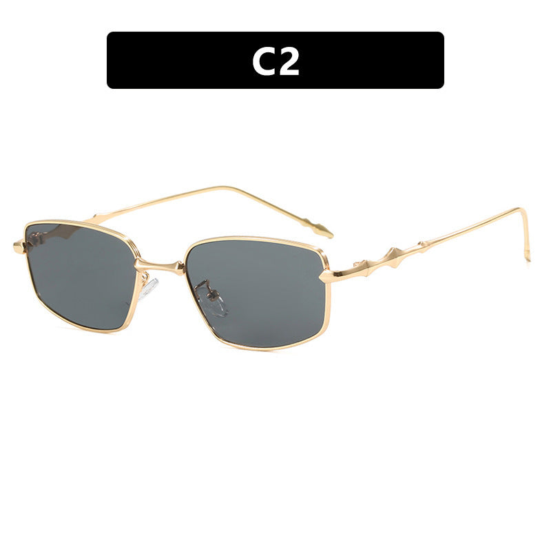 Dame moteriktig kvadratisk solbrille i unikt design Skanto