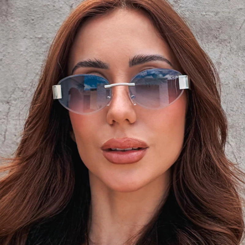 Dame glamorøs solbrille med klar, elegant ramme og beskyttende UV-filter Skanto