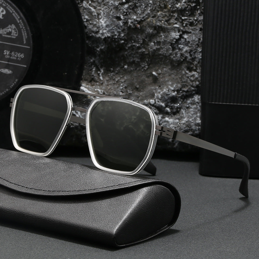 Damer moderne oversized firkantet solbrille Skanto