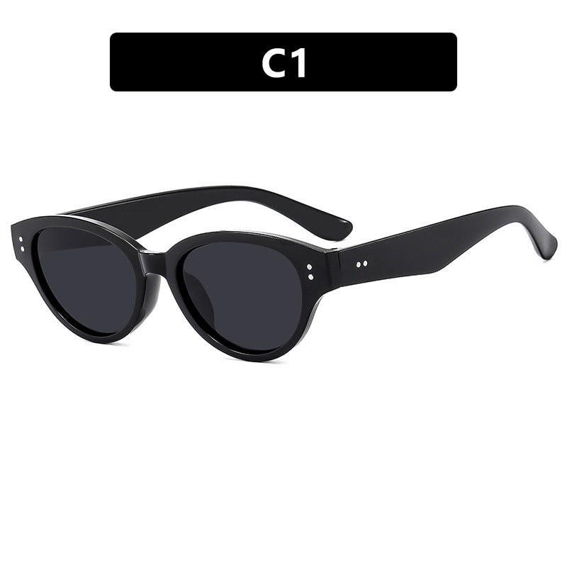 Dame Cat-Eye solbriller med robust ramme og polarisert glass Skanto