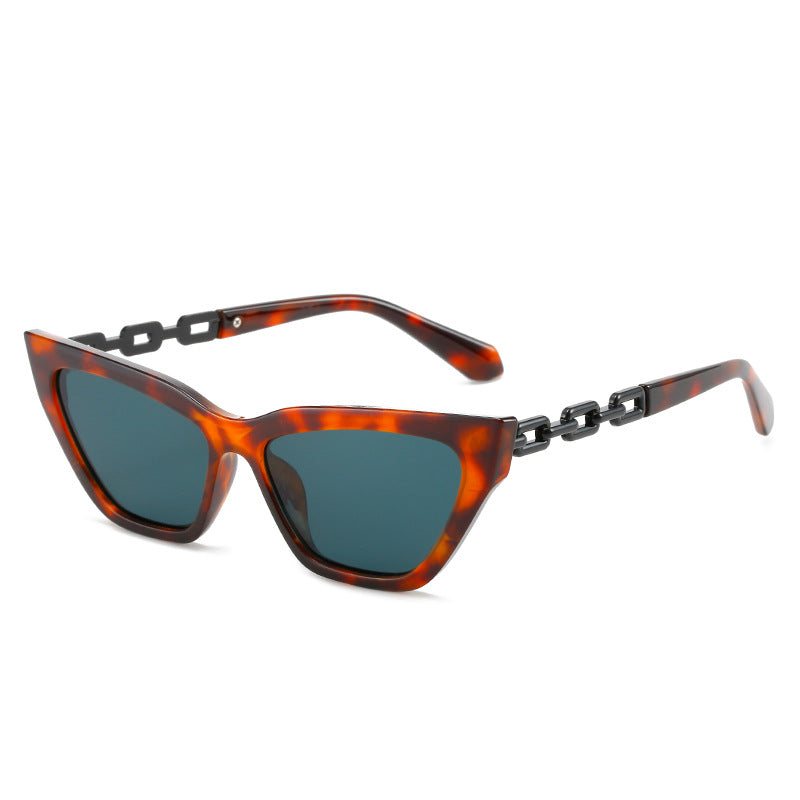 Dame Cat-Eye solbriller med moderne kjedeinnfatning Skanto