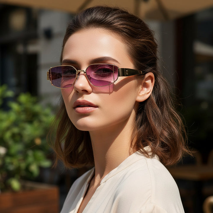 Dame designer solbrille i moderne, kantete stil Skanto