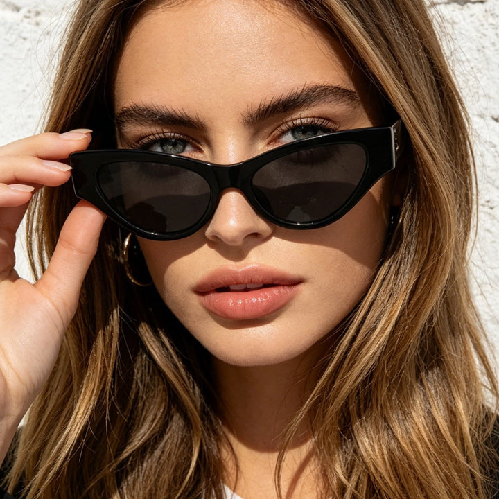 Dame Cat-Eye solbriller med elegant, gjennomsiktig ramme og UV-beskyttelse Skanto