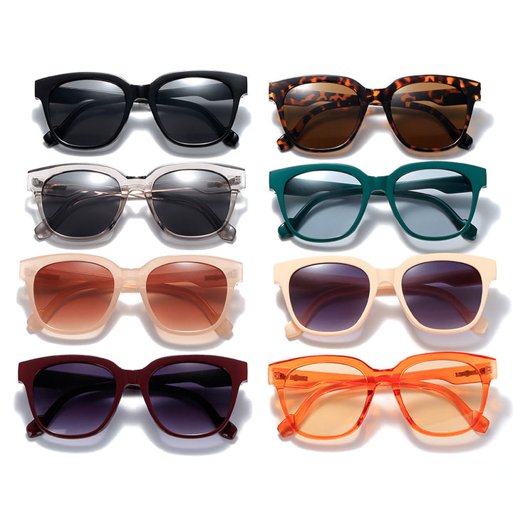Damer klassisk solbrille med moderne oversized ramme Skanto