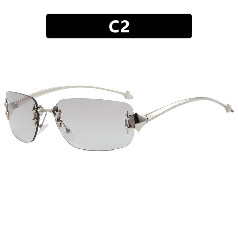 Damer designer-solbrille med utsmykkede detaljer Skanto