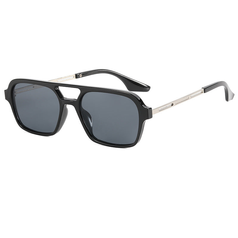 Dame designer solbriller med elegant transparent ramme og gule glass Skanto