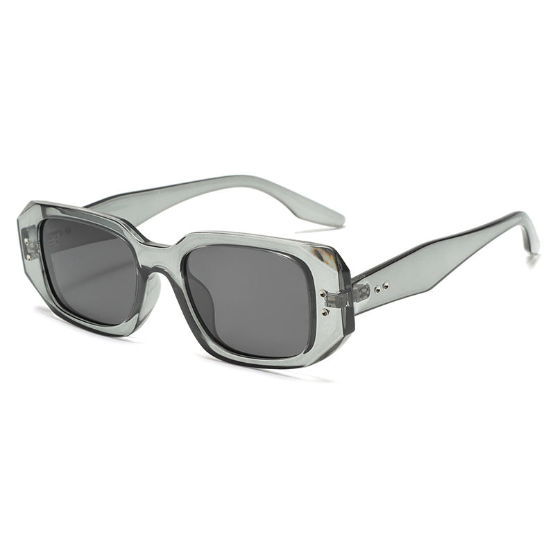 Dame moteriktig oversized solbrille med stilig ramme og UV-beskyttelse Skanto