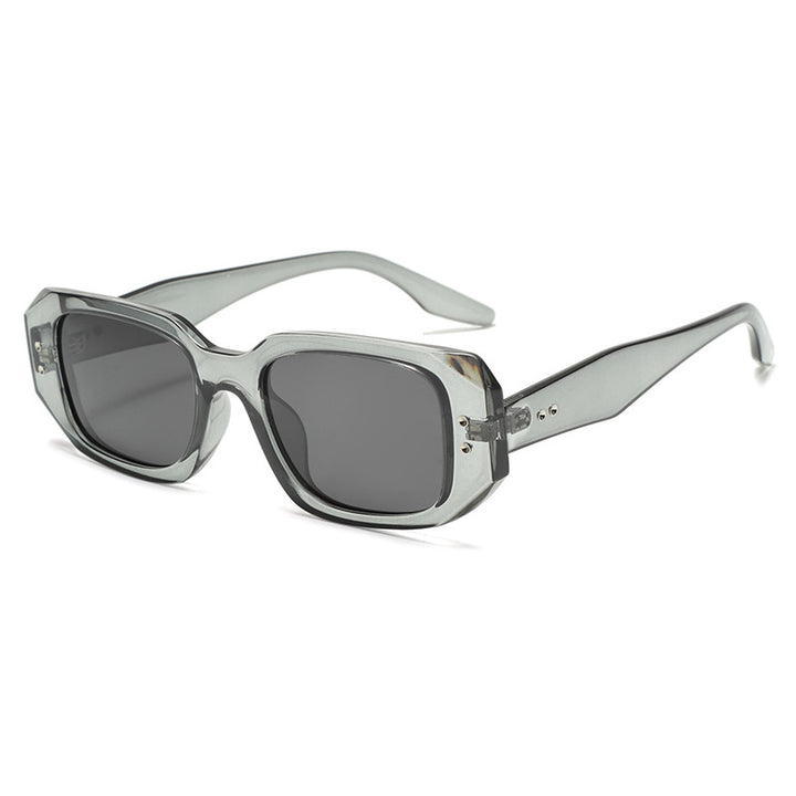 Dame moteriktig oversized solbrille med stilig ramme og UV-beskyttelse Skanto