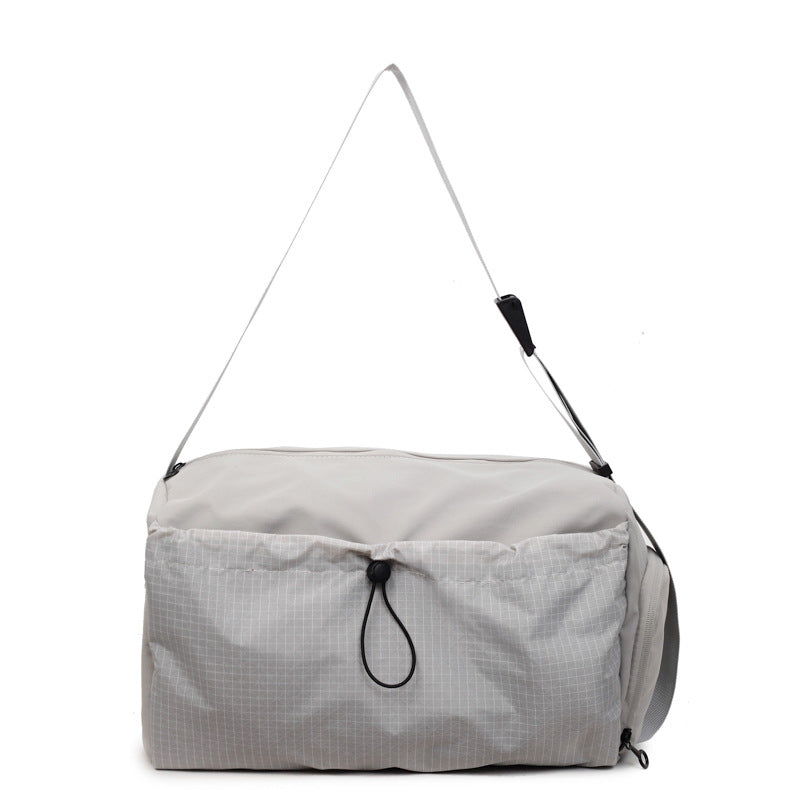 Romslig sport duffel bag med fleksibelt justerbart bæresystem Skanto