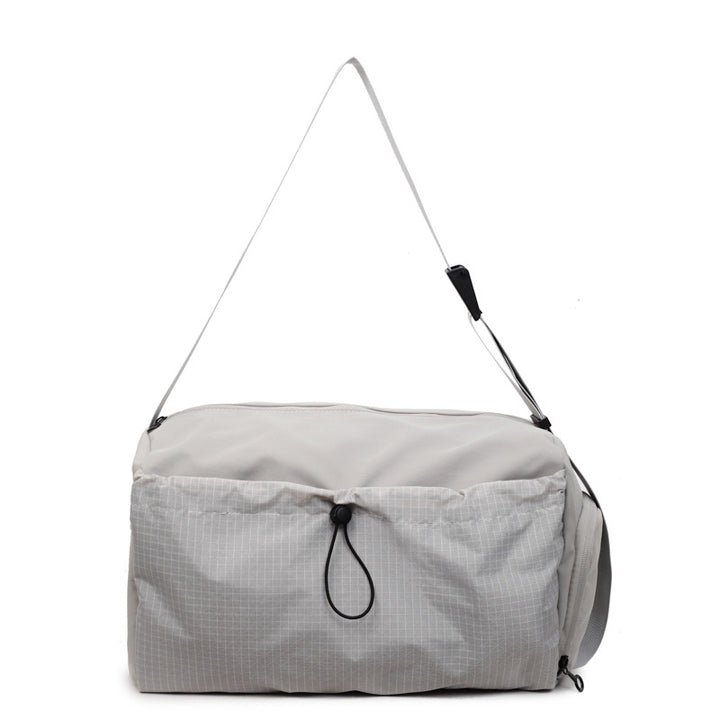 Romslig sport duffel bag med fleksibelt justerbart bæresystem Skanto