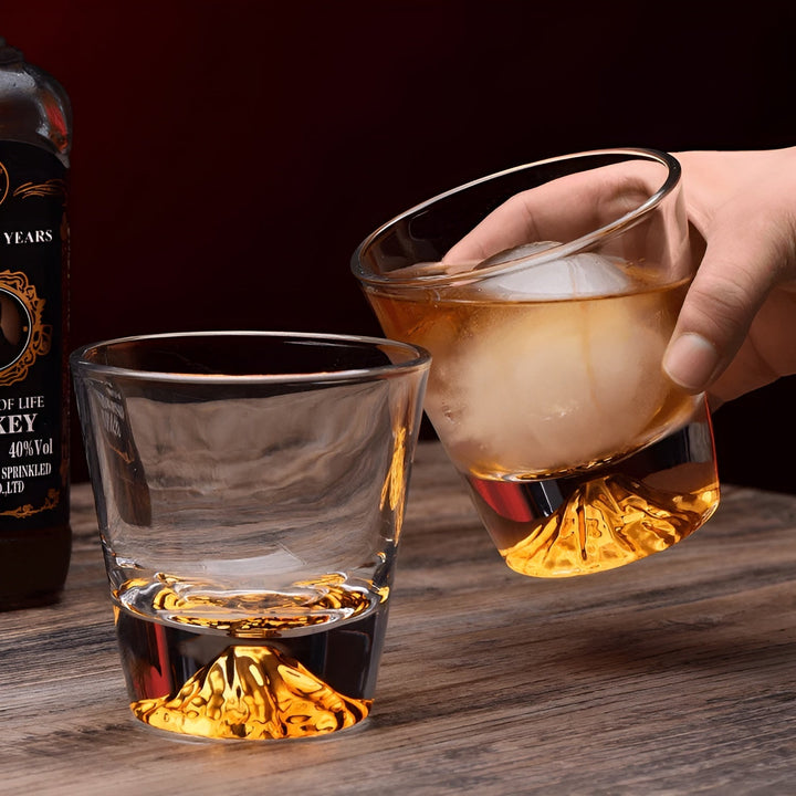 Whiskyglass med Fuji-motiv – et elegant sett for kjennere