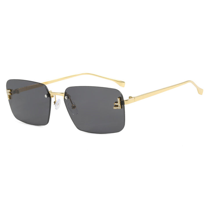 Dame kvadratisk solbrille med elegant gullramme og stilige linser Skanto