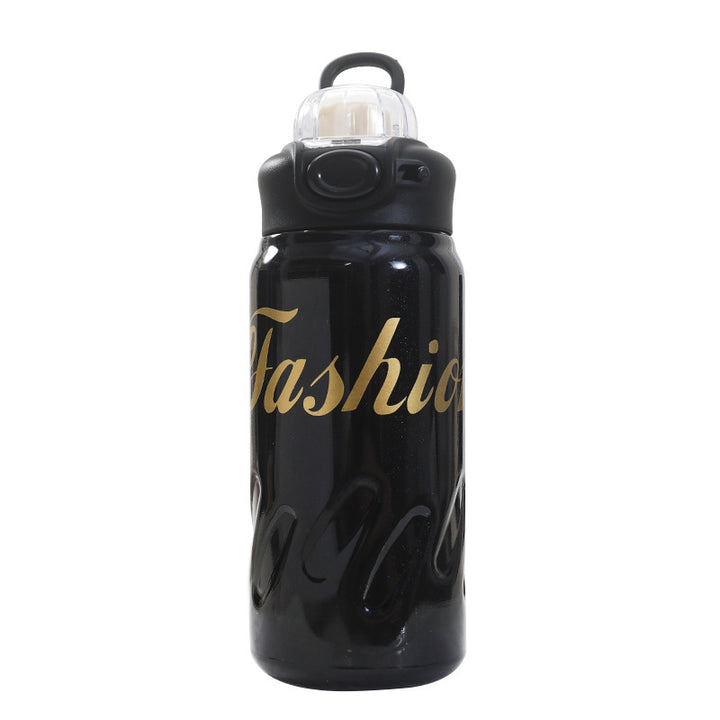 Stylish sports water bottle with practical leak protection Skanto