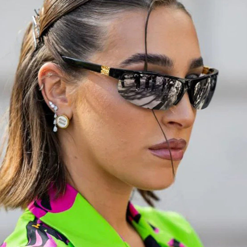 Dame fashion solbriller med polarisert glass og stilfull ramme Skanto