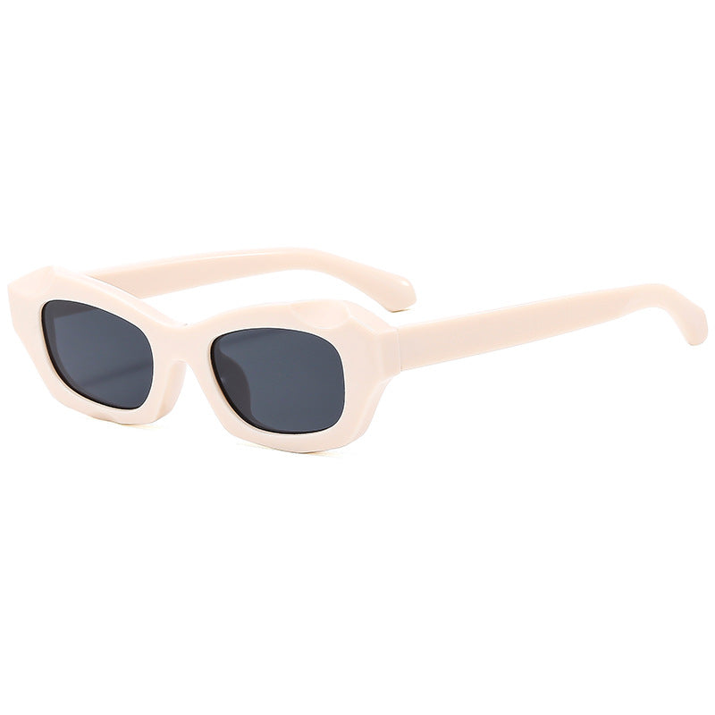 Dame Motemer Solbrille med markant design og UV-beskyttelse Skanto