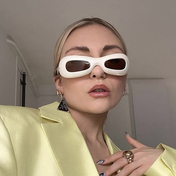 Damen retro-inspirerte solbriller med stilfull ramme og UV-beskyttelse Skanto