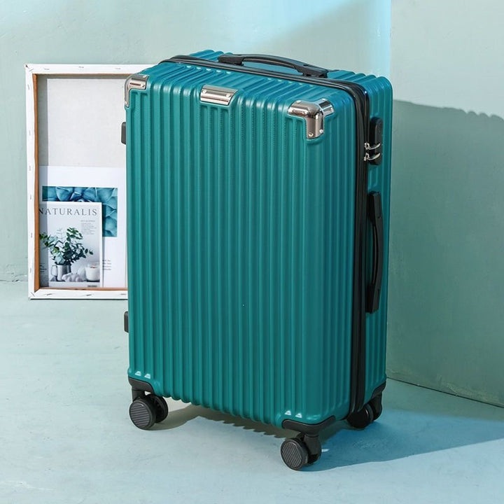 Hardshel suitcase with robust wheel system Skanto