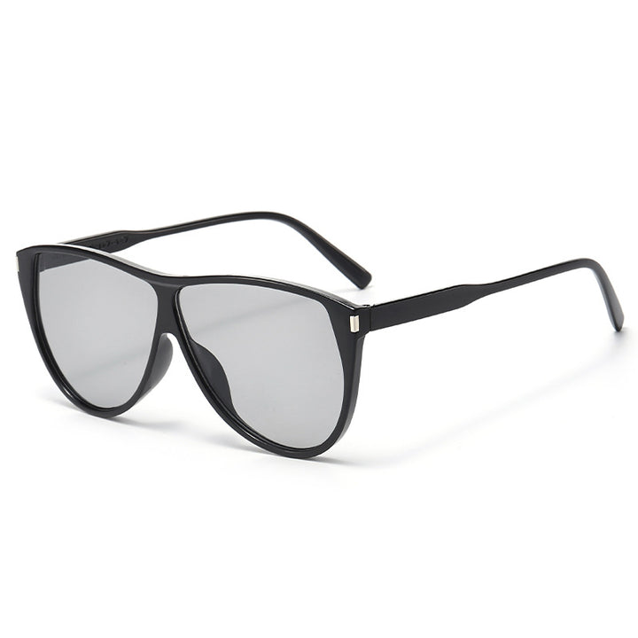 Dame moderne Cat-Eye solbriller med beskyttende UV-filter og stilramme Skanto