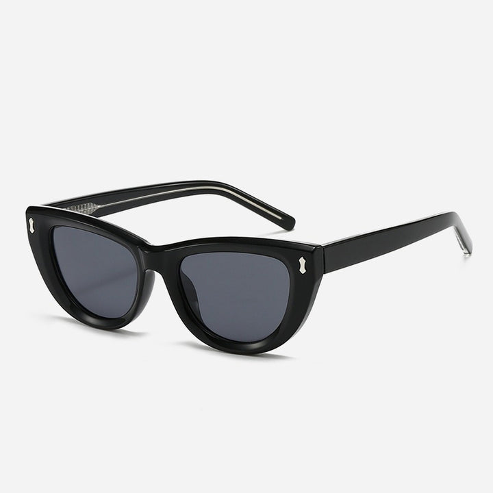 Dame Cat-Eye solbriller med transparent ramme og brune linser Skanto