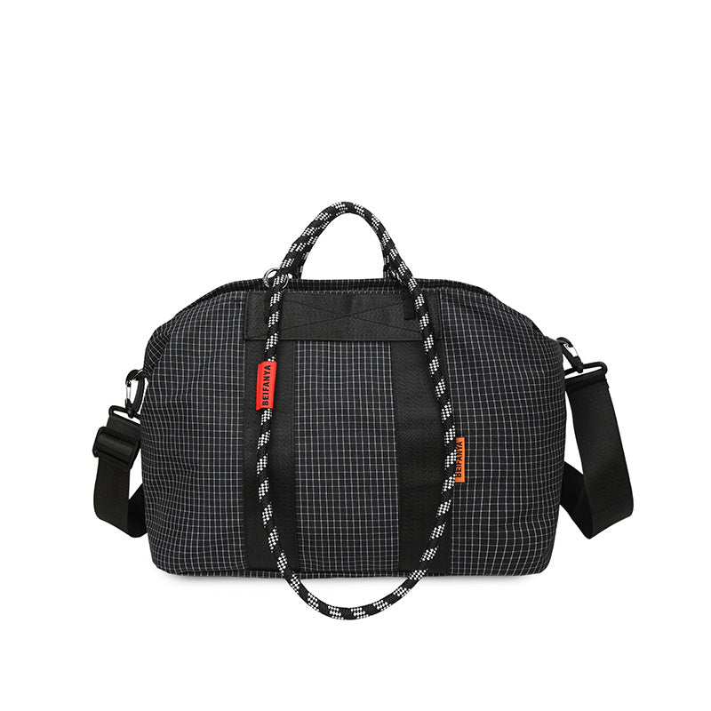 Stylish Sports Bag with Adjustable Shoulder Strap Skanto