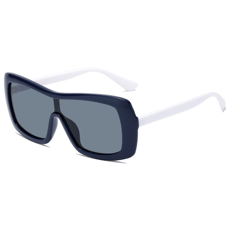 Dame stilige oversized solbriller i futuristisk design Skanto