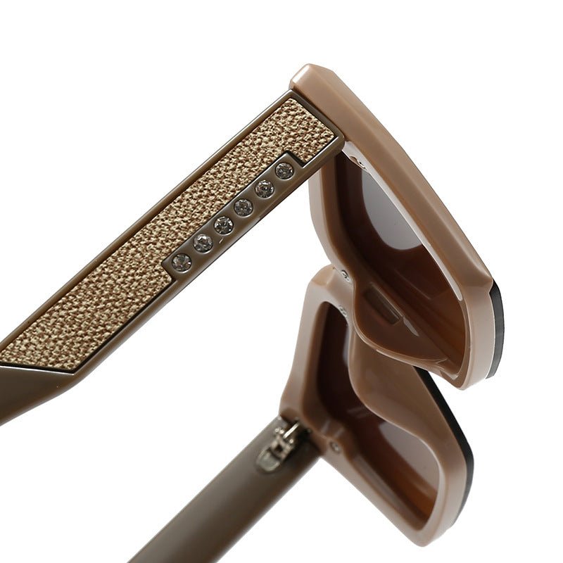 Dame stilig solbrille med glitrende detaljer Skanto