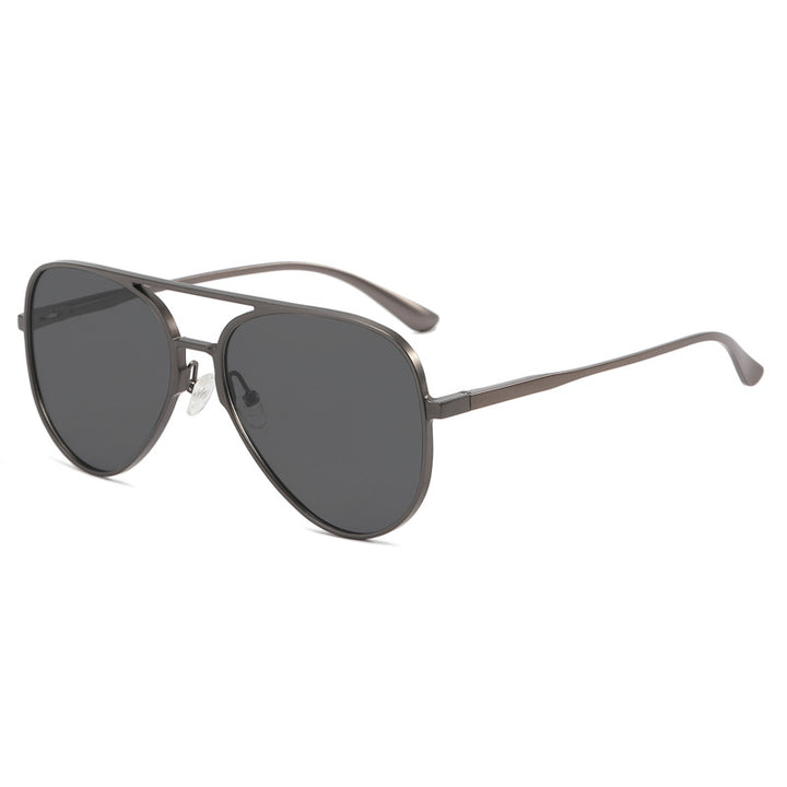 Dame pilot solbrille med UV-beskyttelse og elegant ramme Skanto