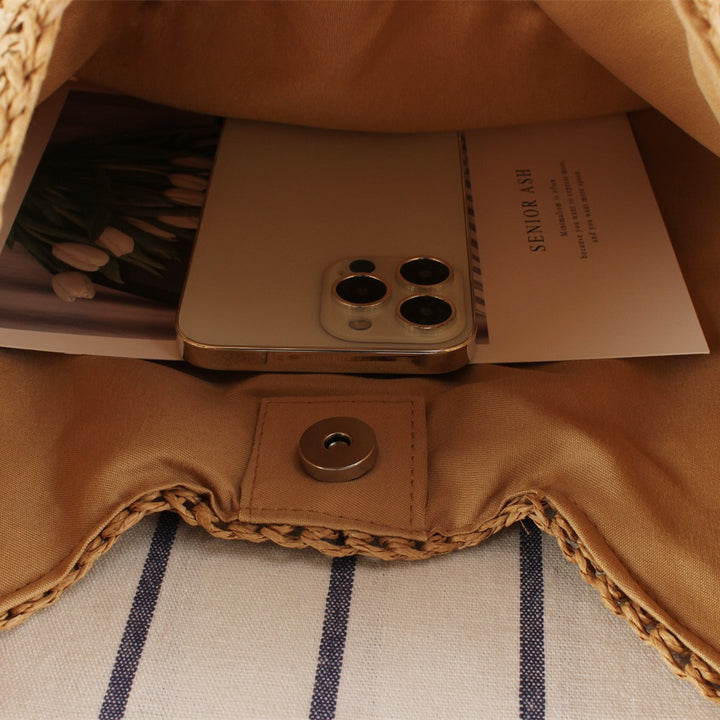 Shoulder Bag with Hand-Knotted Pattern and Leather Details Skanto