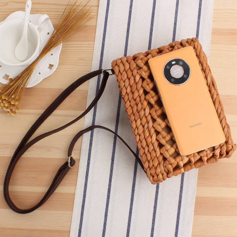 Shoulder Bag with Braided Design and Robust Shoulder Strap Skanto