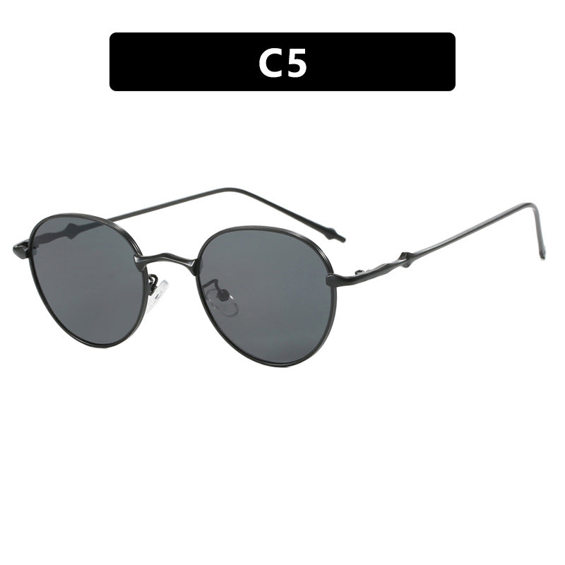 Dame elegant solbrille i moderne oval design Skanto