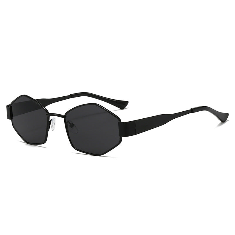 Dame moteriktig solbrille i elegant sekskant-design Skanto