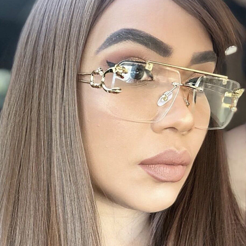 Dame kvadratisk solbrille med elegante dekorative detaljer Skanto