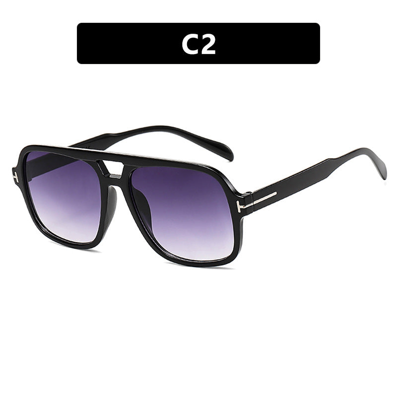 Dame solbrille i markant, kantet design med UV-beskyttelse Skanto