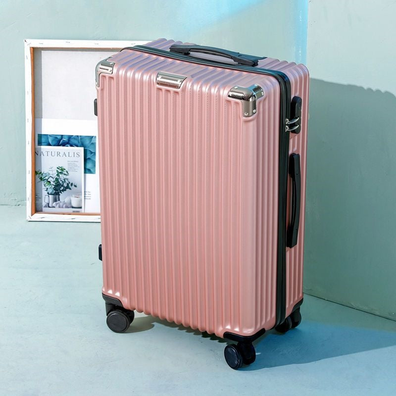 Hardshel suitcase with robust wheel system Skanto