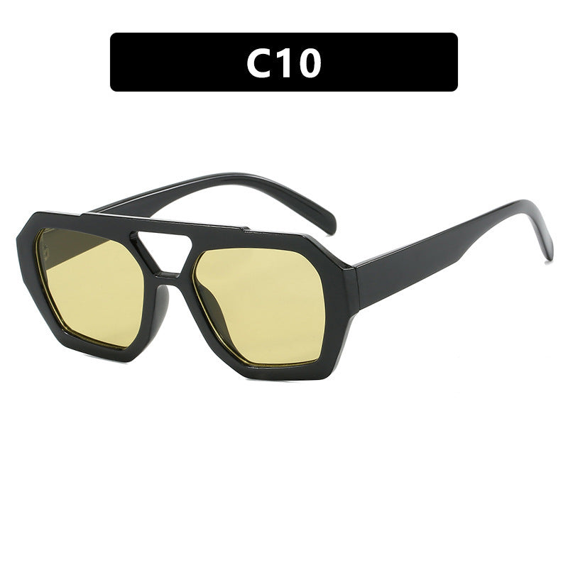 Dame oversized solbrille i markant, åttkantet design Skanto