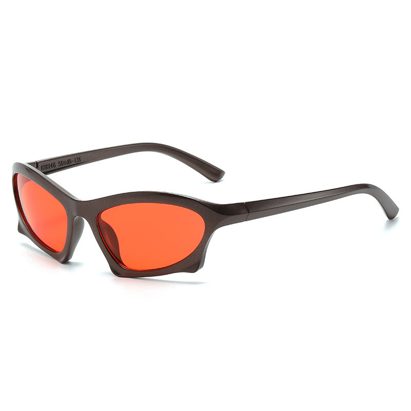 Dame moteriktig solbrille med innovativ, ergonomisk ramme Skanto