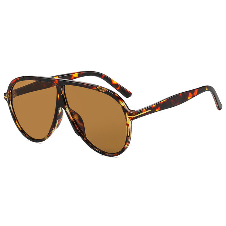 Dame moteriktig brille med stort trendy ramme Skanto
