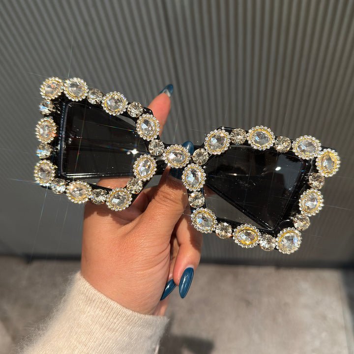 Dame Glamourøse designer-solbriller med strassdekorert ramme Skanto