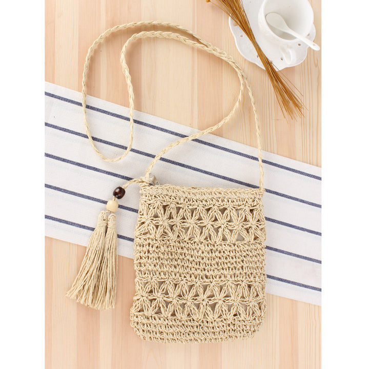 Handbag made of hand-knotted natural material with elegant fringe pendant Skanto