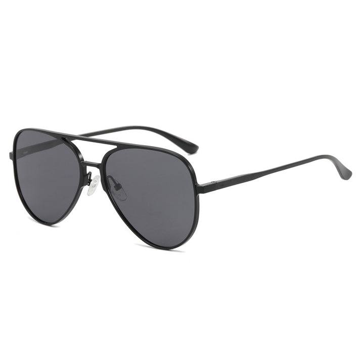 Dame pilot solbrille med UV-beskyttelse og elegant ramme Skanto