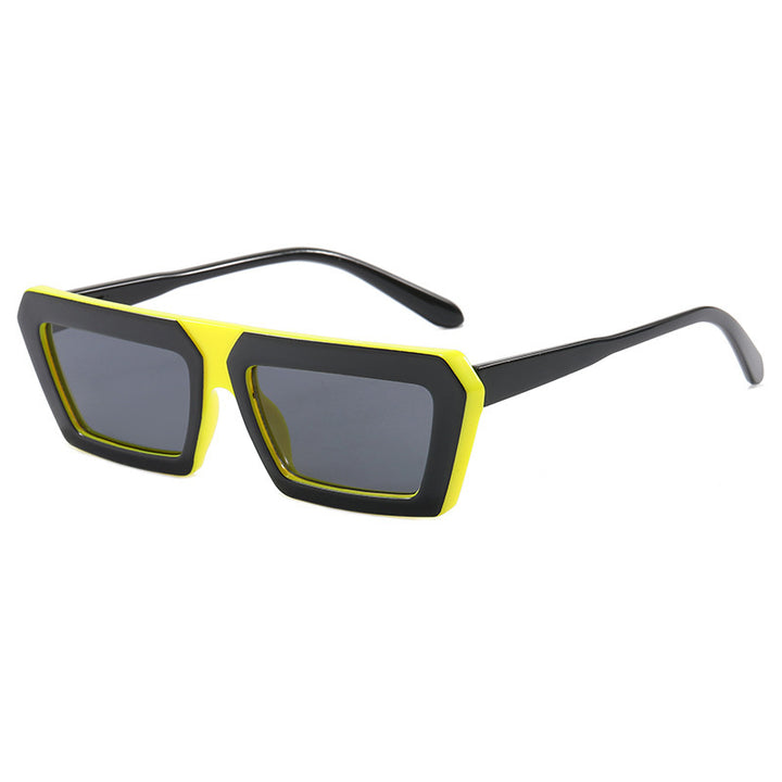Dame fashion solbrille med markant firkantet ramme og polarisert glass Skanto
