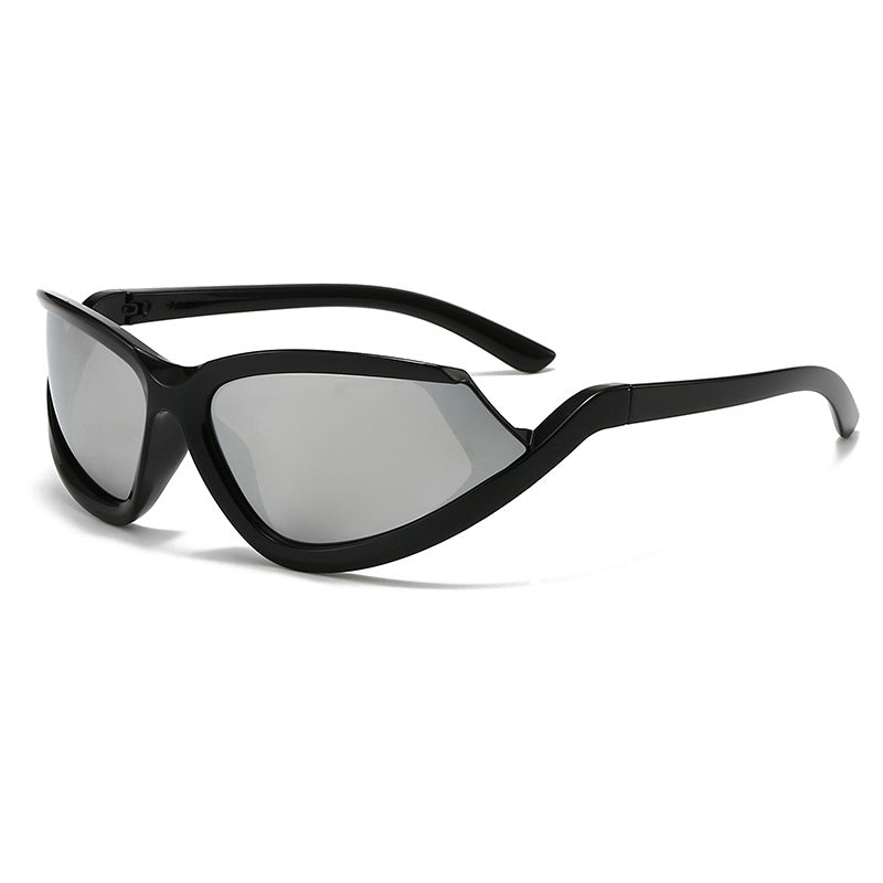 Dame futuristisk solbrille med aerodynamisk design Skanto