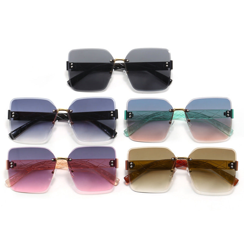 Damer oversized kvadratisk solbrille med moderne dekor Skanto