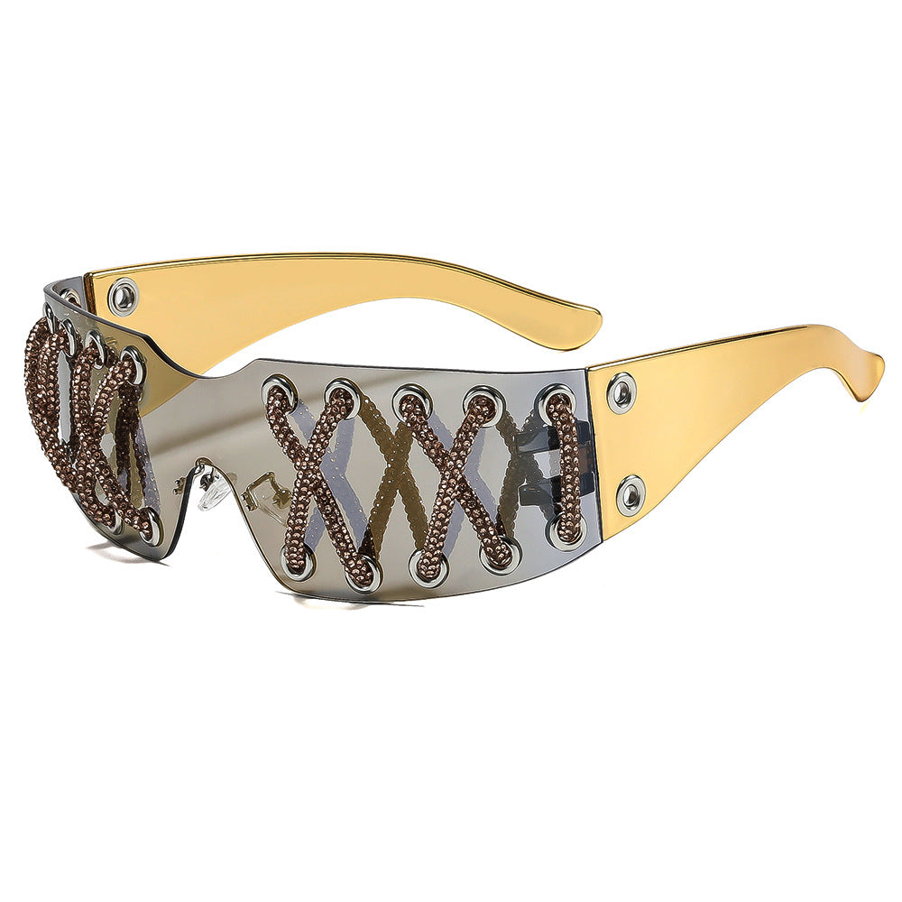 Dame futuristisk design solbrille med unik dekor Skanto