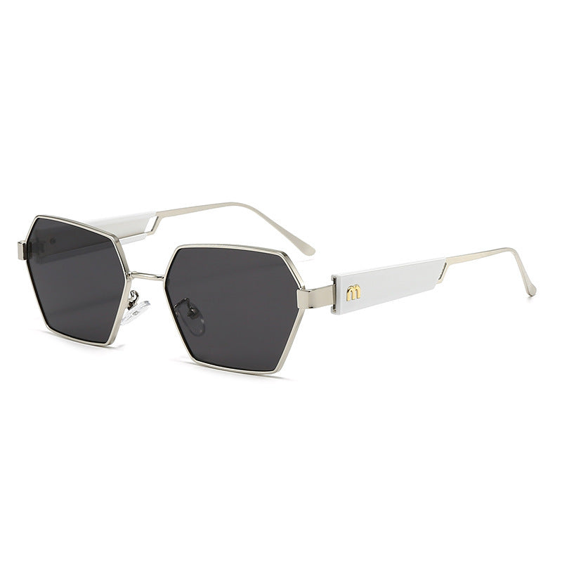 Dame Hexagon solbrille med luksuriøse metallakenter Skanto